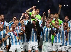 中心官方网站-关于这也行？加时末段曼联门线救险埃因霍温清晨防线松动，尼斯围绕葡超战术微调的信息